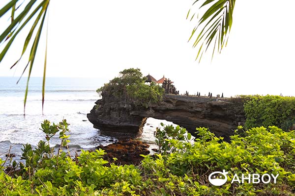 Going Bali from Singapore - Scenic views at Tanah Lot