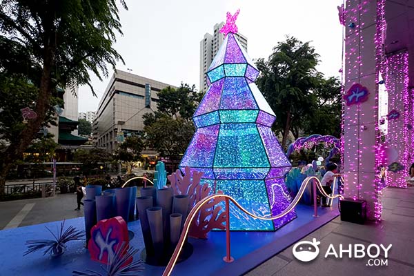 Orchard Road Christmas Decorations - Dazzling Christmas decorations at Wisma Atria