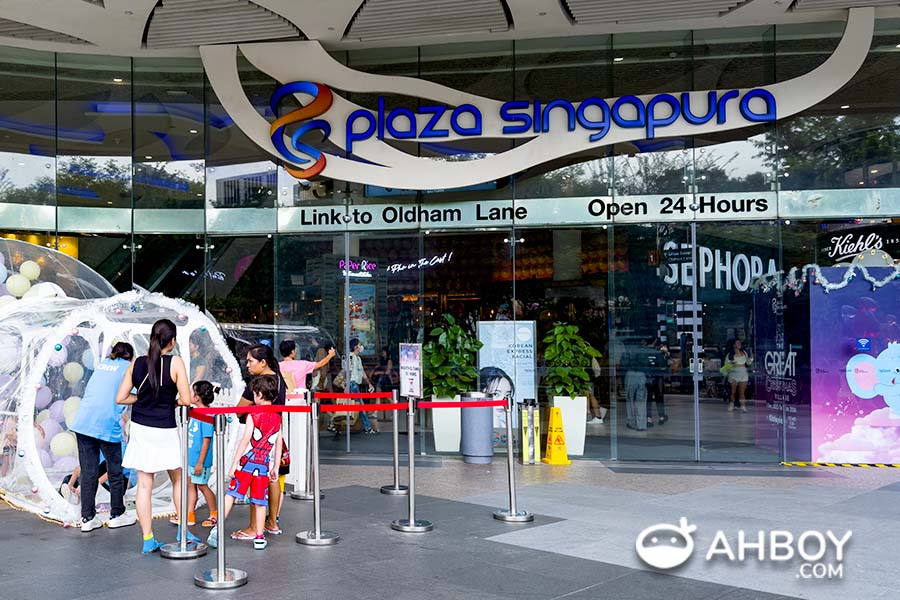 Places to visit in Singapore - Plaza Singapura - A local shopping mall situated at the end of the Orchard Road shopping belt